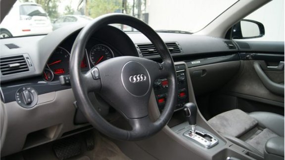 Audi A4 Avant - 3.0-V6 Quattro Automaat Exclusive Youngtimer - 1
