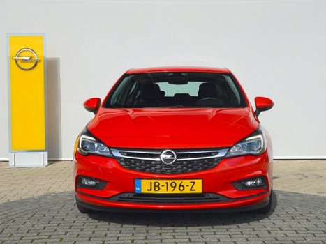 Opel Astra - 1.4 Business+ 150 pk Navigatie / AGR comfortstoelen / Parkeersensoren voor + achter / D - 1