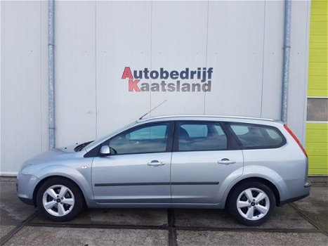 Ford Focus Wagon - 1.6-16V Futura - 1