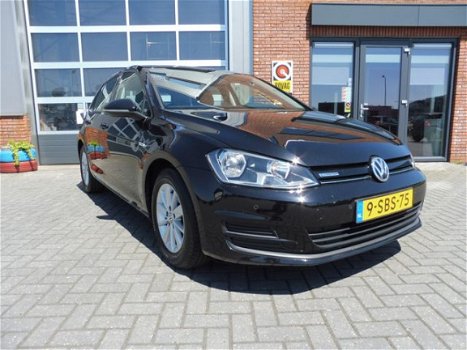 Volkswagen Golf - 1.6 TDI COMFORTLINE BLUEMOTION licht metaal navigatie 5 deurs - 1