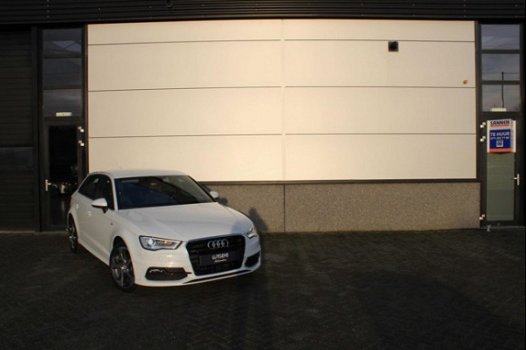 Audi A3 Sportback - 1.2 TFSI Ambiente Pro Line plus S-Line Navigatie Xenon-verlichting Garantie - 1