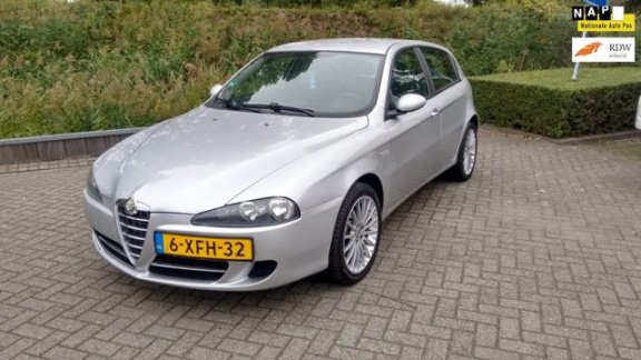 Alfa Romeo 147 - 1.6 T.Spark Veloce Progression - 1