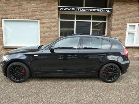 BMW 1-serie - 120d High Executive Automaat / Leder / Navi / Schuifdak - 1