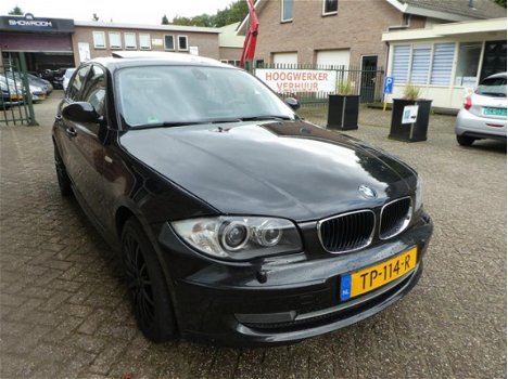 BMW 1-serie - 120d High Executive Automaat / Leder / Navi / Schuifdak - 1