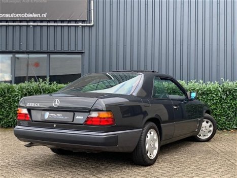Mercedes-Benz 220 - 200-500 (W124) CE Unieke staat 1ste eigenaar 156dkm - 1