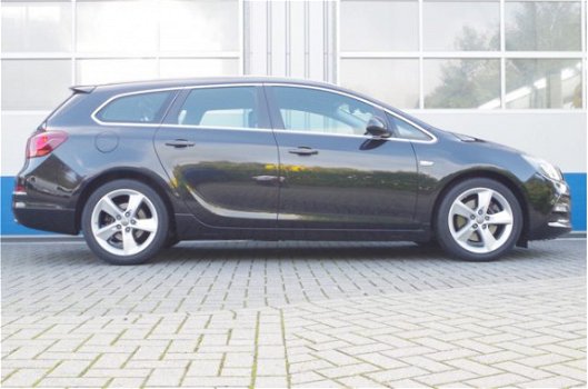 Opel Astra Sports Tourer - 2.0 CDTI 195PK BI-TURBO OPC-LINE | NAVI | CLIMA | LED | PDC | AGR | 18