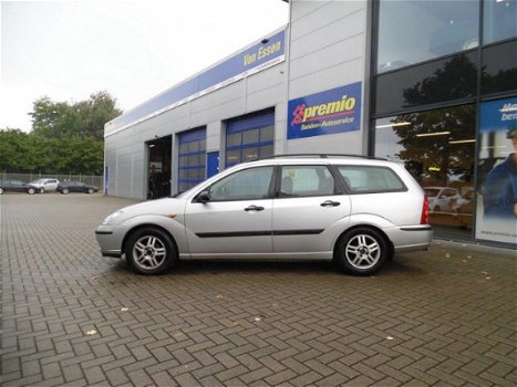 Ford Focus Wagon - 1.6-16V Futura - 1