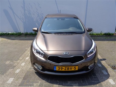 Kia Cee'd - 1.6 GDI Super Pack Premium - 1