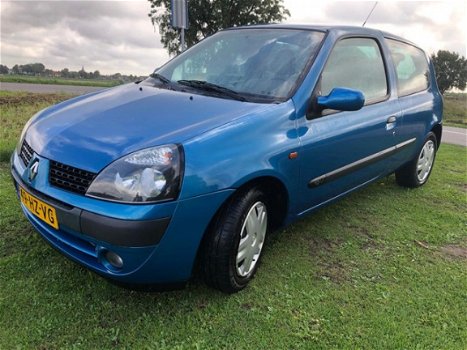 Renault Clio - CLIO; 1.2 16V S2005 - 1