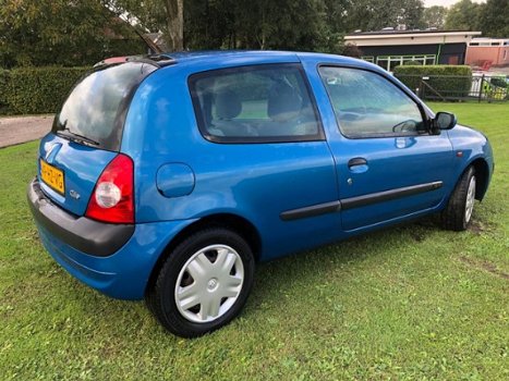 Renault Clio - CLIO; 1.2 16V S2005 - 1