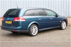 Opel Vectra Wagon - 2.2-16V Executive Aut. Airco | Cruise Control | Navigatie | Xenon | Lederen bekl