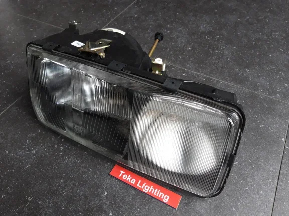 Ford Sierra Cosworth MK1 (82-87) Koplamp Lucas LXB137 62232 H4 Rechts NOS - Afbeelding 3