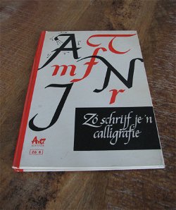 Zó schrijf je 'n calligrafie