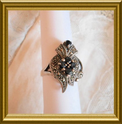 Mooie zilveren ring met zwarte steentjes - Afbeelding 2