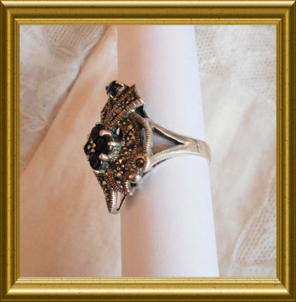 Mooie zilveren ring met zwarte steentjes - Afbeelding 3