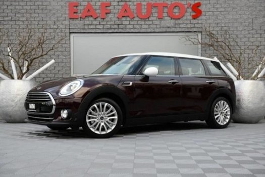 Mini Mini Clubman - 1.5 Cooper Chili / Sportstoelen / LED / Parkeersensoren / 17'' / Navigatie - 1