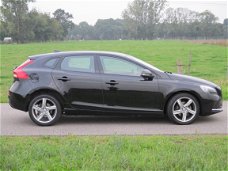 Volvo V40 - 2.0 D2 Momentum Met ECC/Led/Navigatie/Camera