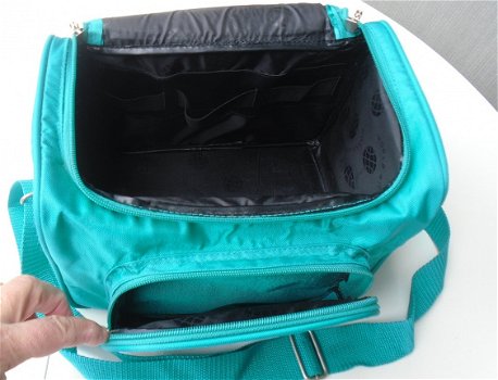 BEAUTYCASE GROEN - 2