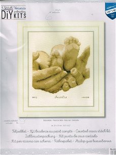VERVACO BORDUURPAKKET (GEBOORTE) BABYVOETJES  IN HAND  J/M 837  