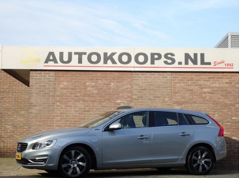 Volvo V60 - 2.4 D6 AWD Aut6 Plug-In Hybrid Summum | BTW Vrij/Marge | Climatronic | Navigatie | Leder - 1