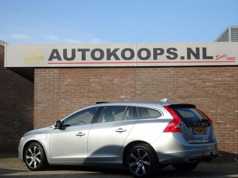 Volvo V60 - 2.4 D6 AWD Aut6 Plug-In Hybrid Summum | BTW Vrij/Marge | Climatronic | Navigatie | Leder - 1