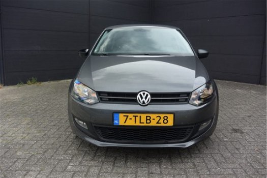 Volkswagen Polo - 1.4-16V HIGHLINE - 1