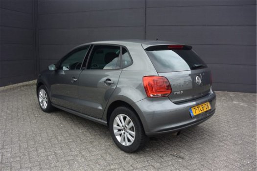 Volkswagen Polo - 1.4-16V HIGHLINE - 1