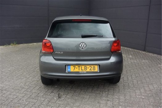 Volkswagen Polo - 1.4-16V HIGHLINE - 1