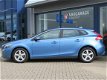 Volvo V40 - 2.0 T2, Bi-Xenon / Trekhaak 1500KG / Navigatie / Climate control / Parkeersensoren achte - 1 - Thumbnail