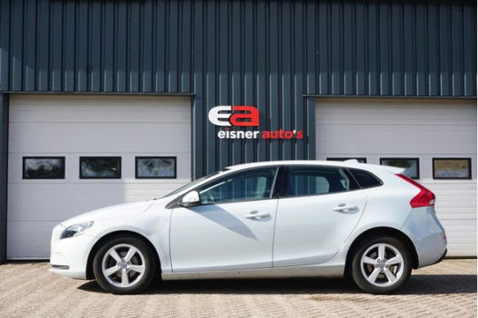 Volvo V40 - 1.6 D2 Business | DEALERONDERHOUDEN | NAVI | ECC | - 1