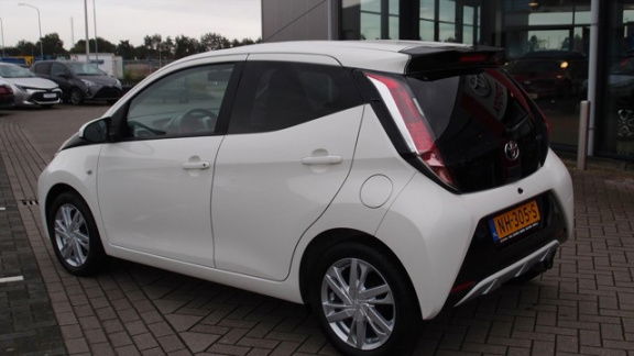 Toyota Aygo - 5D X-SPORT NL-AUTO LM-VELGEN - 1