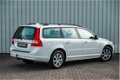 Volvo V70 - T4 180 pk Automaat / Trekhaak/ Cruise Control/ 1600KG geremd - 1 - Thumbnail