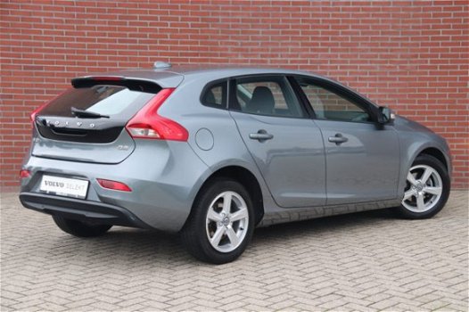 Volvo V40 - D2 Business, Navi, Cruise Control, PDC Achter - 1