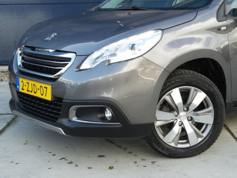 Peugeot 2008 - 1.2 PureTech 82pk Style NAVIGATIE en PANORAMA en CLIMATE - 1