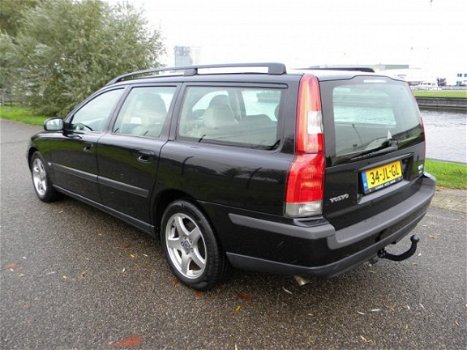 Volvo V70 - 2.4 Comfort Line - 1