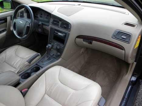 Volvo V70 - 2.4 Comfort Line - 1