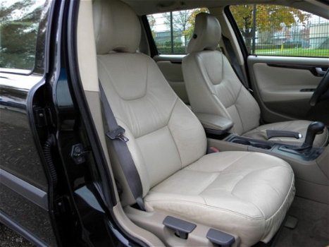 Volvo V70 - 2.4 Comfort Line - 1