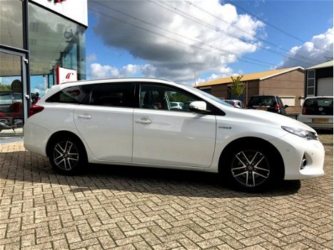 Toyota Auris Touring Sports - 1.8 Hybrid Lease Sport. Leer, navi / camera, Pano dak, dealeronderhoud - 1