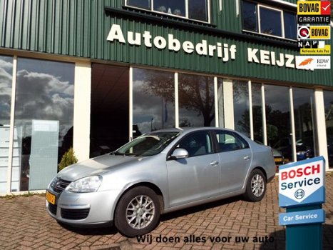 Volkswagen Jetta - 1.6 Trendline AIRCO-TREKHAAK-PARKEERSENSOREN-BOVAG-NAP - 1