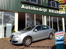 Volkswagen Jetta - 1.6 Trendline AIRCO-TREKHAAK-PARKEERSENSOREN-BOVAG-NAP