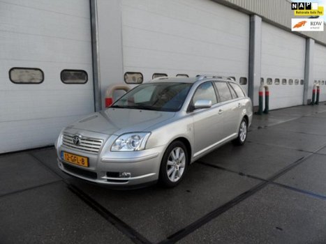 Toyota Avensis Wagon - 1.8 VVTi Linea Terra - 1