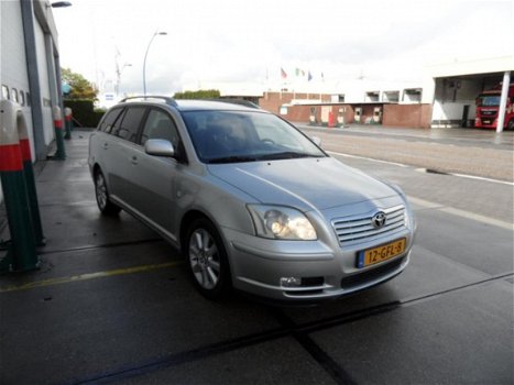 Toyota Avensis Wagon - 1.8 VVTi Linea Terra - 1