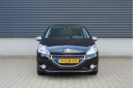 Peugeot 208 - 1.2 PureTech 82PK 5D Style / cruise contr. Navi - 1