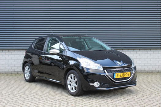 Peugeot 208 - 1.2 PureTech 82PK 5D Style / cruise contr. Navi - 1