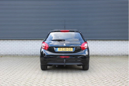 Peugeot 208 - 1.2 PureTech 82PK 5D Style / cruise contr. Navi - 1