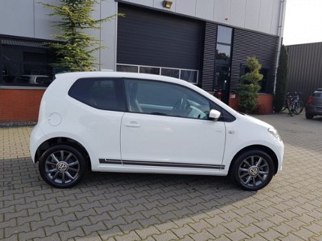 Volkswagen Up! - 1.0 Club up - 1