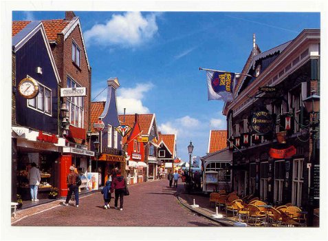 N068 Volendam / Typische Huizen - 1