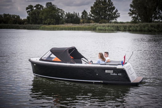 Maxima 600 tender - 5