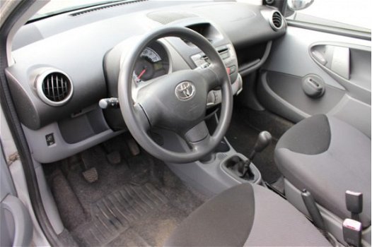 Toyota Aygo - 1.0-12V 5Drs Airco Elektr ramen Radio/cd - 1