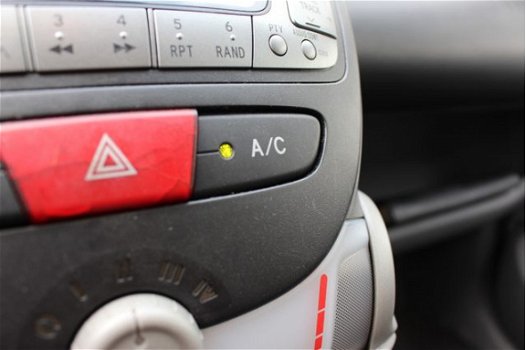 Toyota Aygo - 1.0-12V 5Drs Airco Elektr ramen Radio/cd - 1